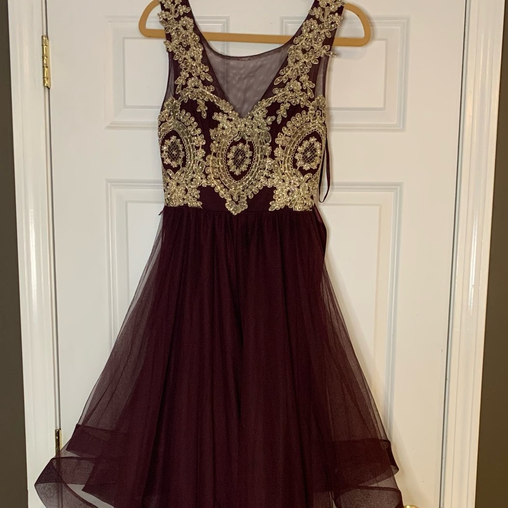 Size 5, only been worn once